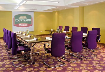 Courtyard By Marriott Gatwick