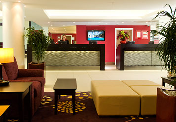 Courtyard By Marriott Gatwick