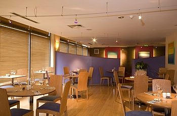 Premier Inn Lauriston Place