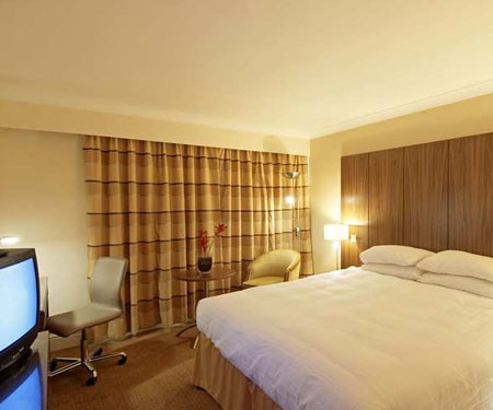 Hilton Cobham